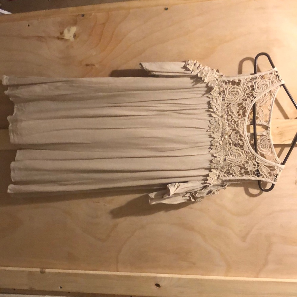 Cream/tan dress